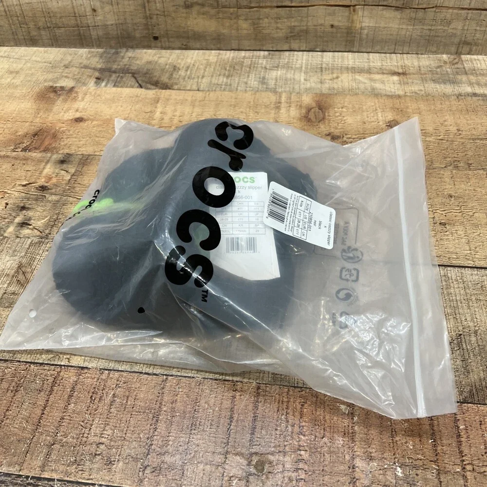 Crocs Classic Cozzzy Slipper Kids Black Clogs Fuzzy Size C11 NEW!